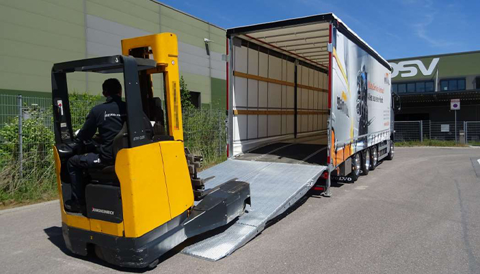 Beko-Trucks-Logistra-Maschinentransport-Transportfahrzeuge-Fahrgestell